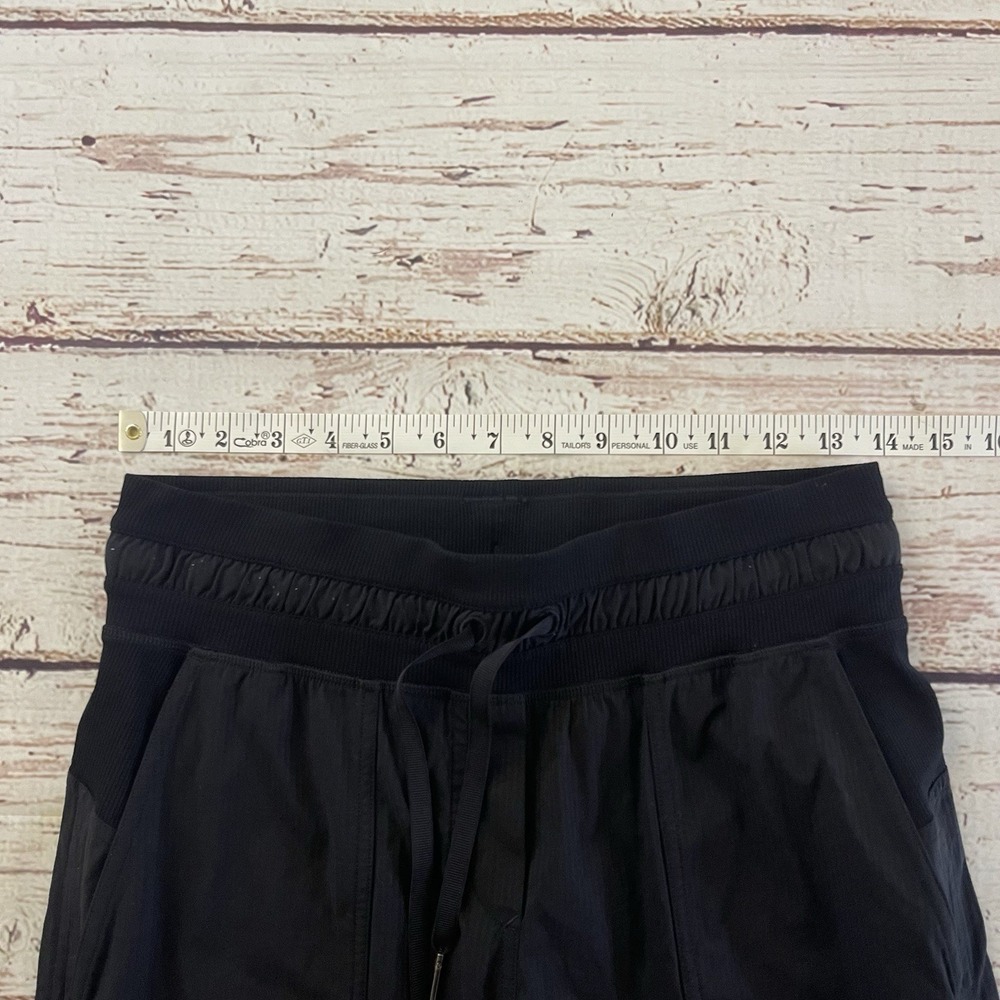 Lululemon Pants Women's 4 Dance Studio Cropped Black Gym Yoga‎  Ankle 24" Inseam - Picture 5 of 11